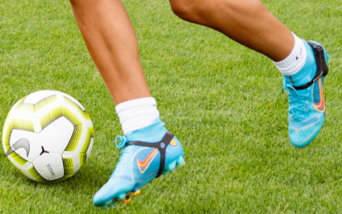football dribbling with both feet